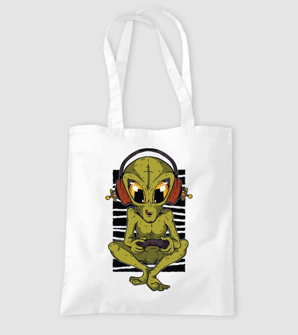 Alien gamer minta fehér pólón