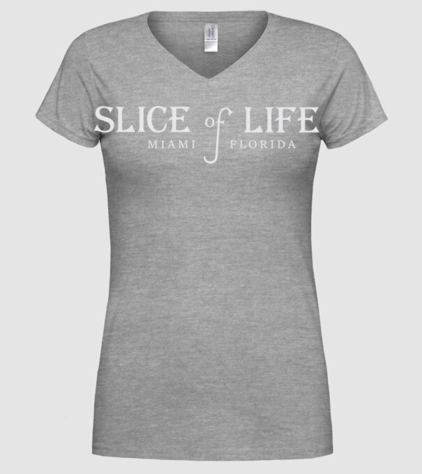slice-of-life copy minta szürke pólón