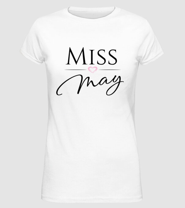 Miss May minta fehér pólón