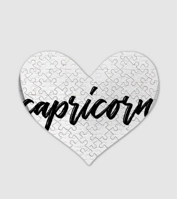 Capricorn minta fehér pólón