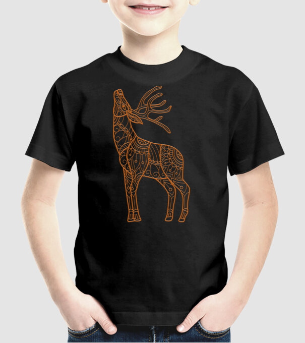 Tribal Szarvas minta fekete pólón