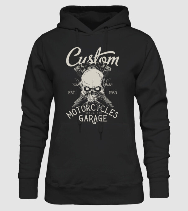 Kerozin Skull 03 minta fekete pólón