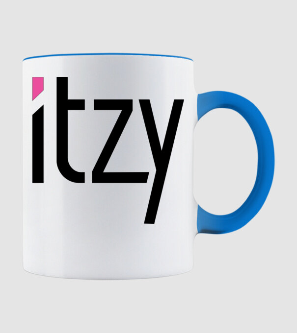 Itzy minta világoskék pólón